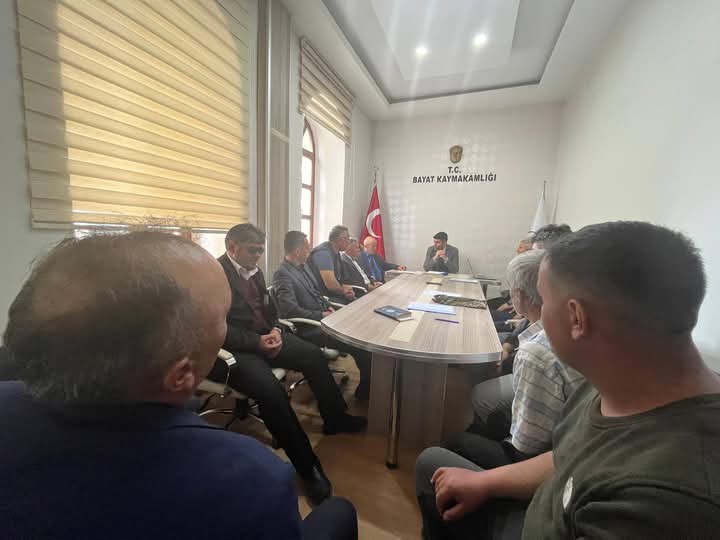 Kaymakamımız başkanlığında, 2025 Mayıs Ayı Köylere Hizmet Götürme Birliği Meclis Olağan Toplantısı Kaymakamlık Toplantı salonunda gerçekleştirildi.