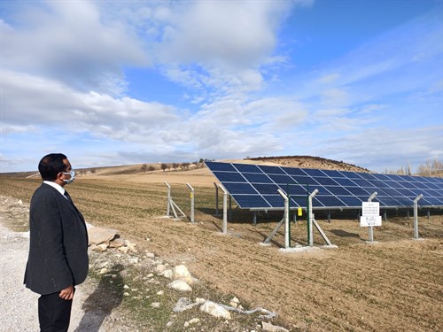 İlçe Kaymakamımız Sayın Ömer TEKEŞ,  Köylerimiz de Yapımı Tamamlanan İçme Suyu Güneş Enerjisi Yapım İşini Ziyaret Etti.