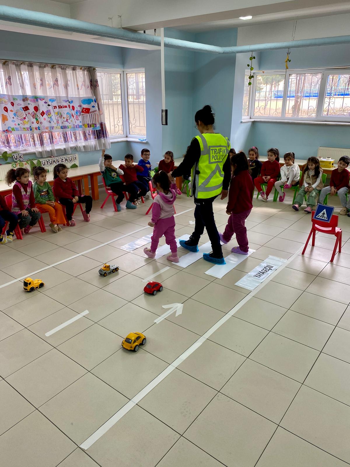 Minik öğrencilerimize yönelik, Trafik Eğitimi verildi